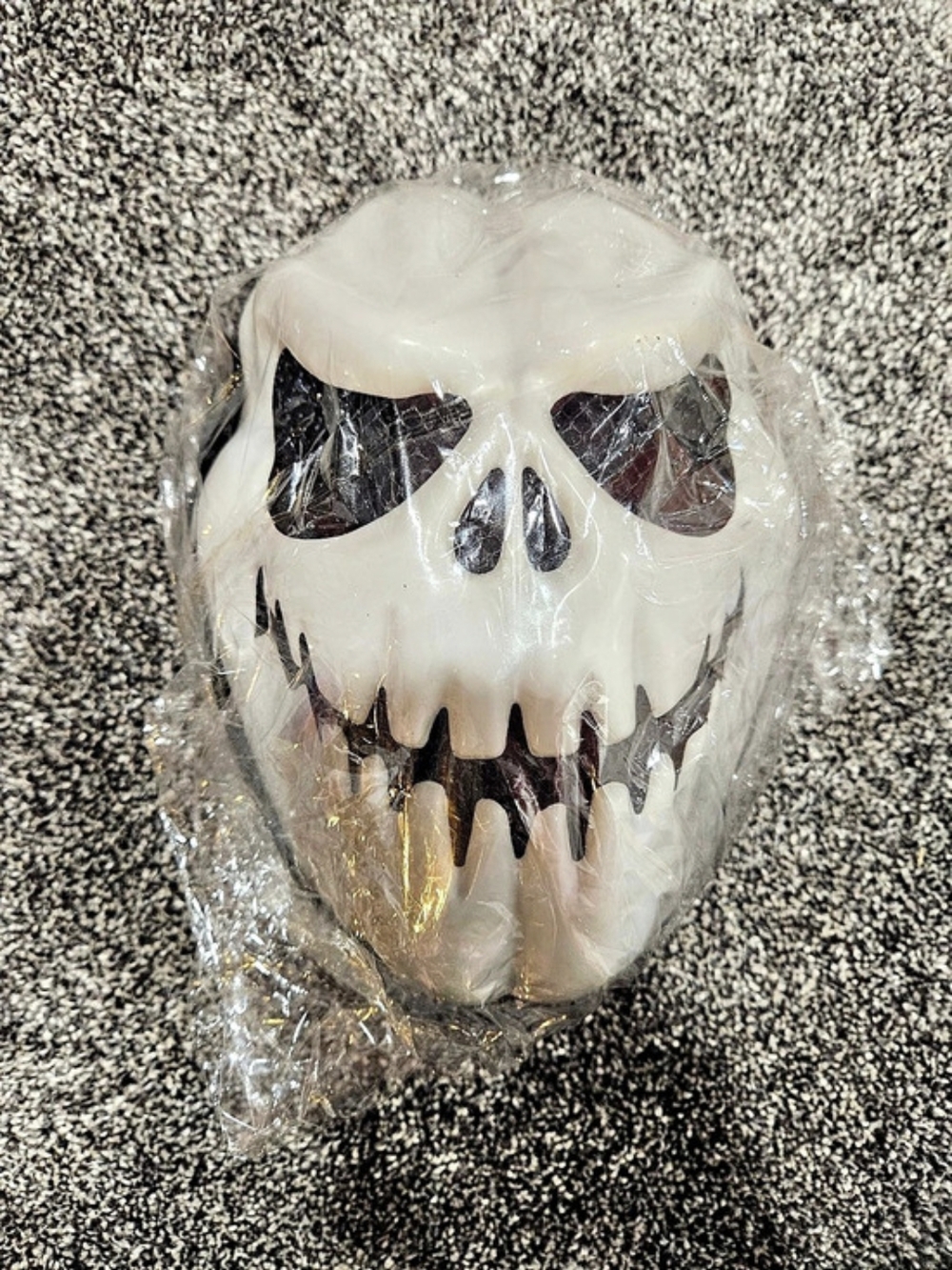Skull Mask Decor NWT